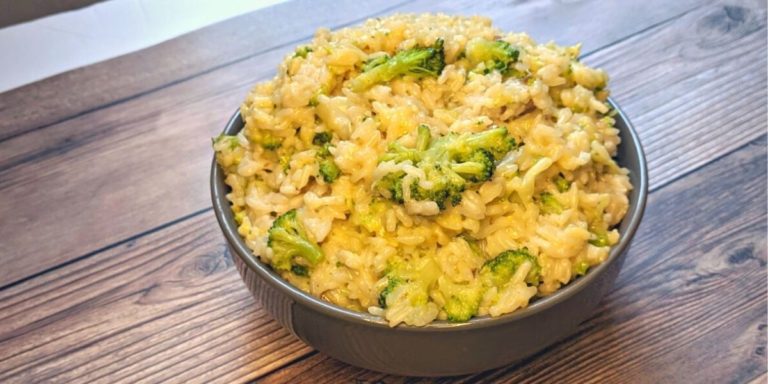 Instant Pot Cheesy Broccoli & Rice